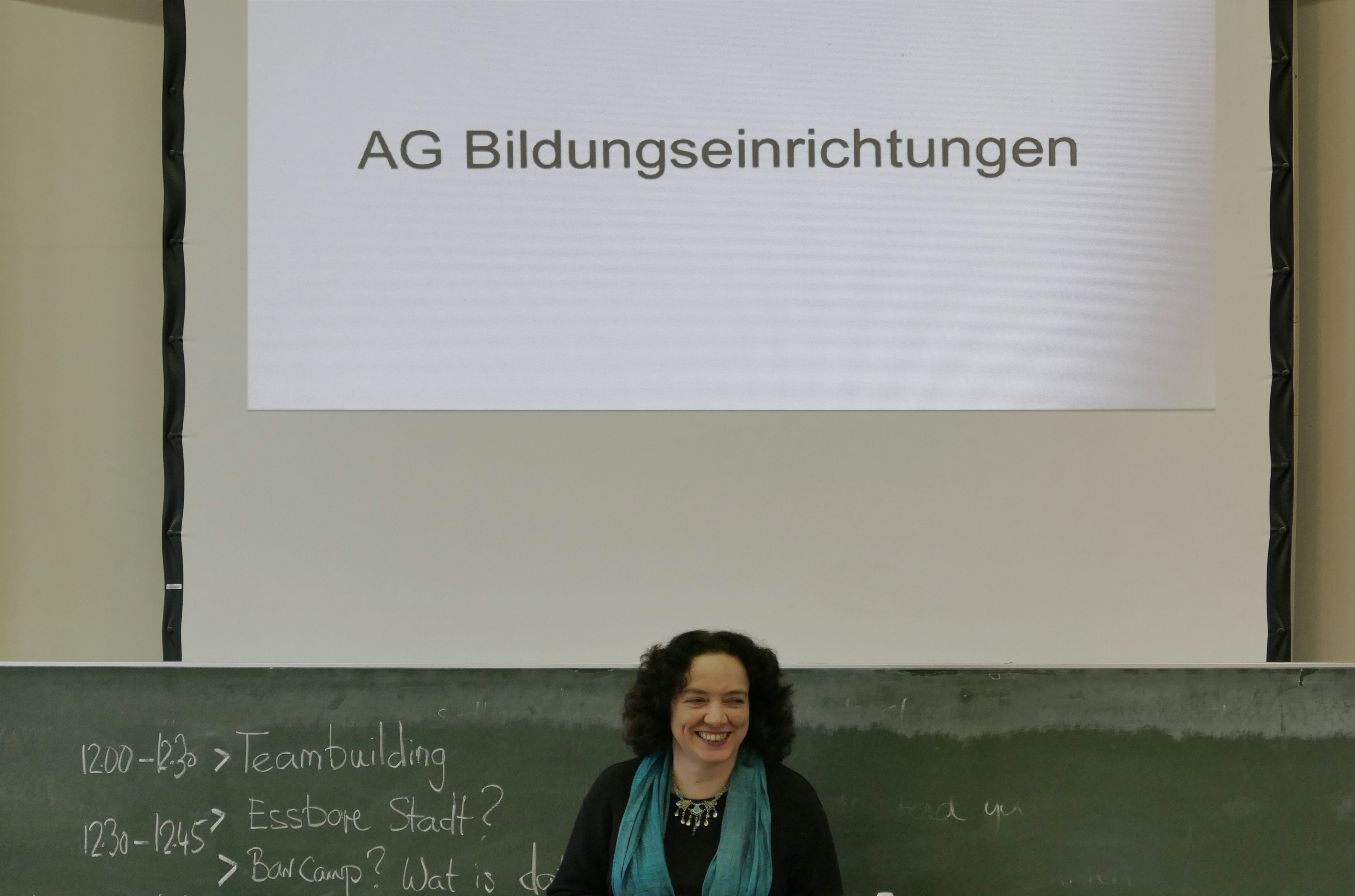 Sprachspinat.de | Sonja Eisenbeiß moderiert die AG "Bildungseinrichtungen" beim 2. Gipfel zur "essbaren Stadt Köln"