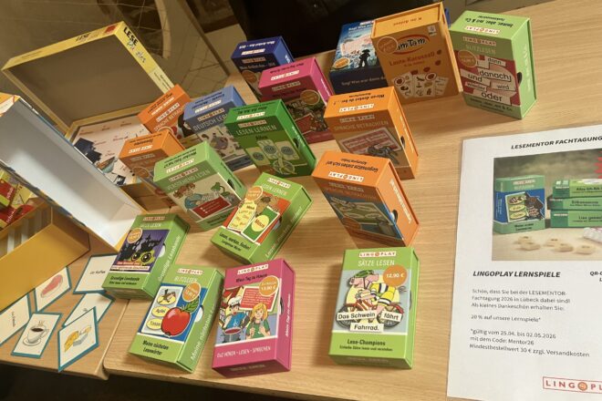 Lesespiele-Tisch beim Fachtag Lesementoring