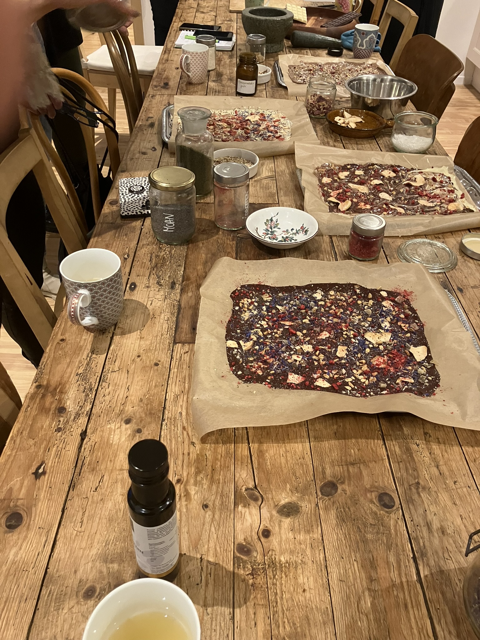 Kräuterschokolade bei einem Workshop, den ich in der Wildkräuterei in Köln besucht habe